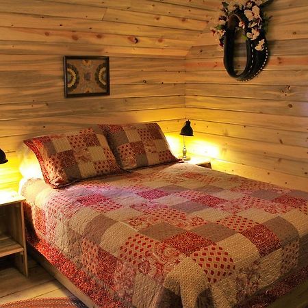 Silver Cabin In The Western Barn มอนติเชลโล ภายนอก รูปภาพ