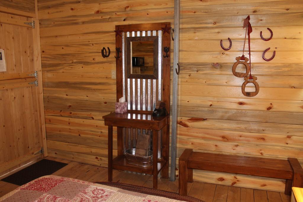 Silver Cabin In The Western Barn มอนติเชลโล ภายนอก รูปภาพ