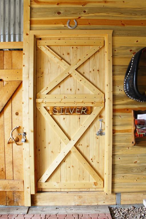 Silver Cabin In The Western Barn มอนติเชลโล ภายนอก รูปภาพ