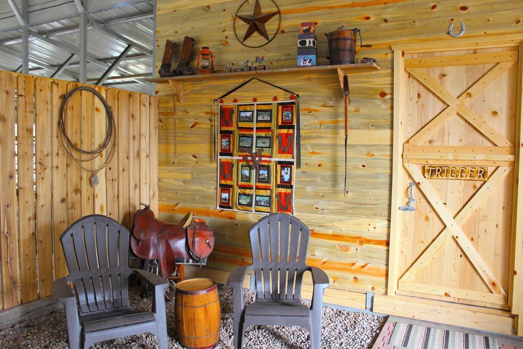 Silver Cabin In The Western Barn มอนติเชลโล ภายนอก รูปภาพ